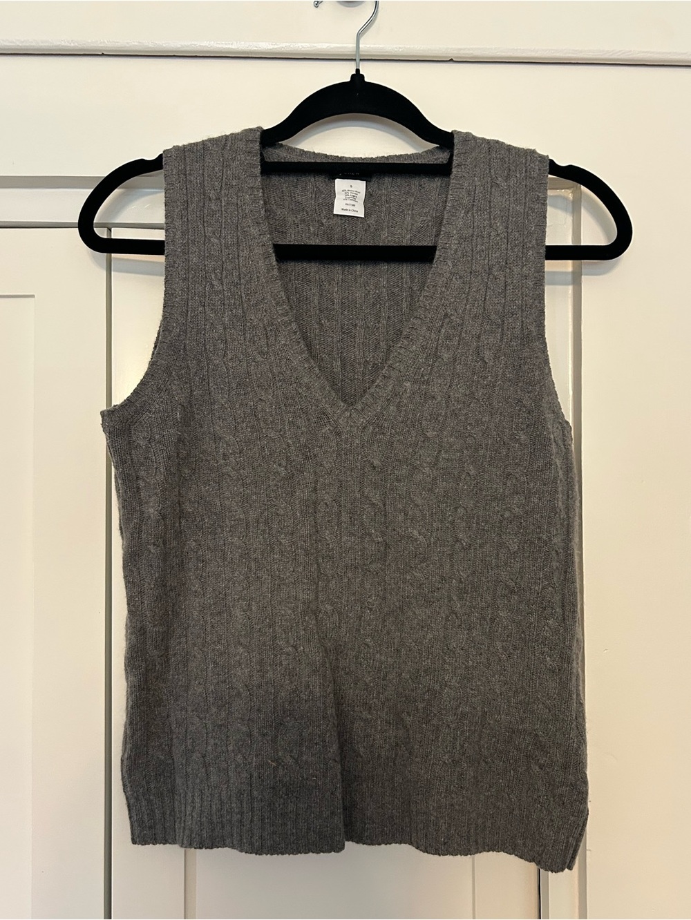 J. Crew Women’s Grey Cable Knit V-Neck Sweater Vest Mohair Rabbit Cashmere Blend